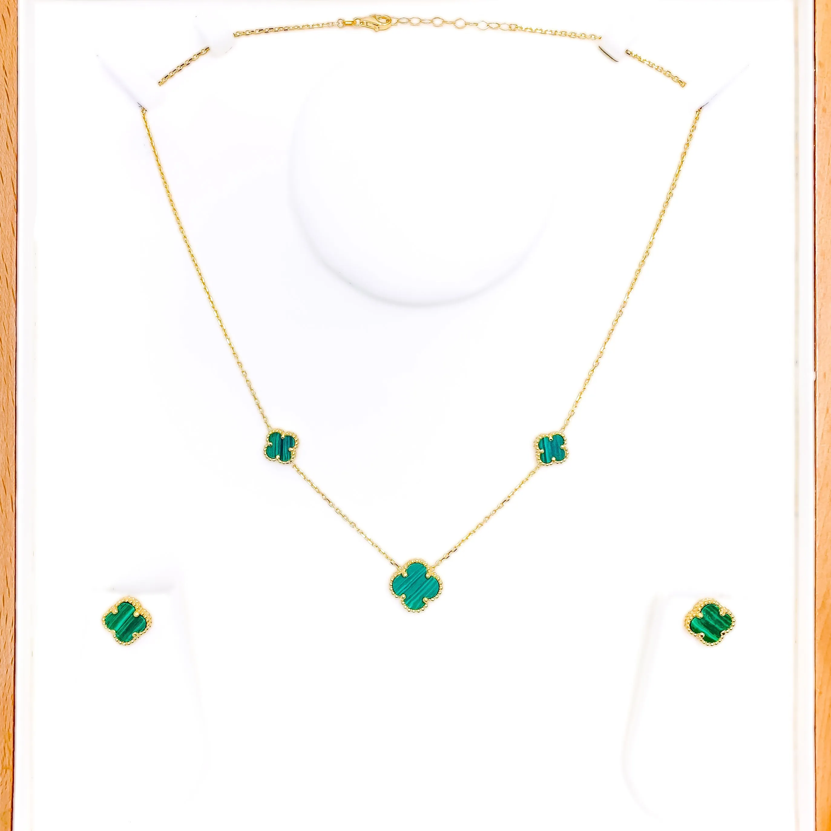 Beautiful Triple Malachite Clover 21k Gold Necklace Set