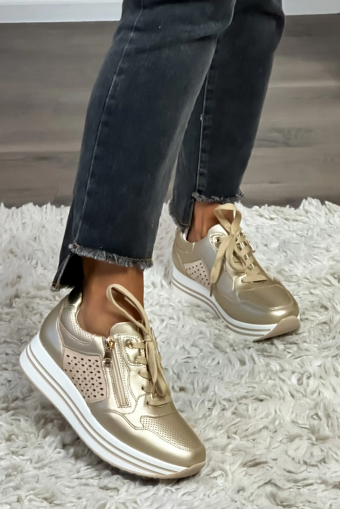 Exe Zipper Trimmed Platform Sneaker : Gold