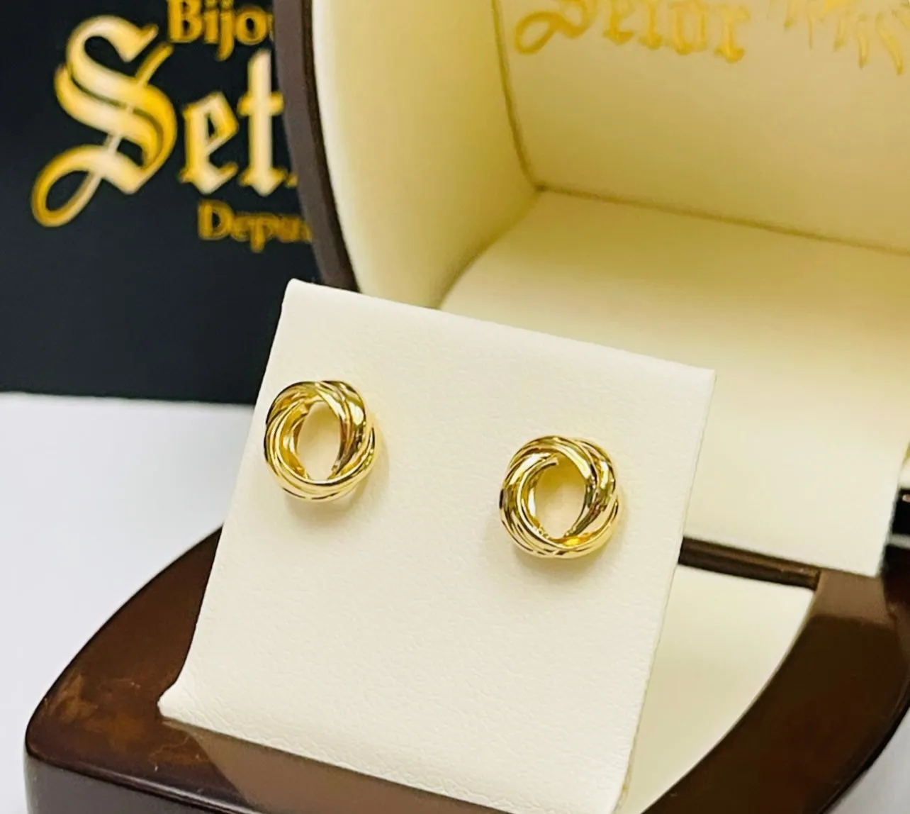 Knots stud earrings E248