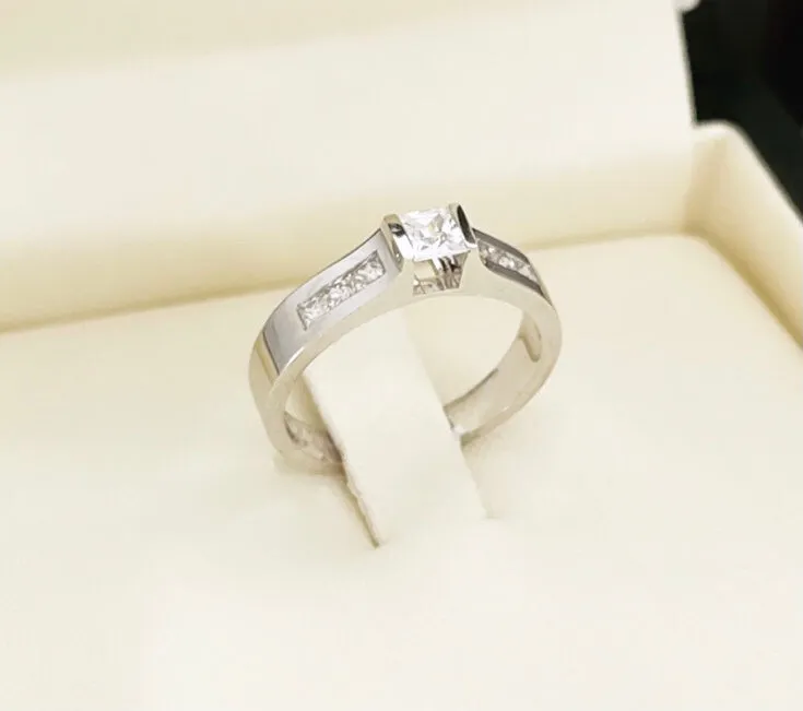 Princess engagement ring ZER054